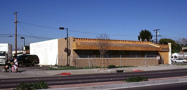 705-713 W Rosecrans Ave in Compton, CA - Building Photo - Building Photo