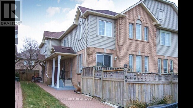 property at 104 Rockhaven Ln
