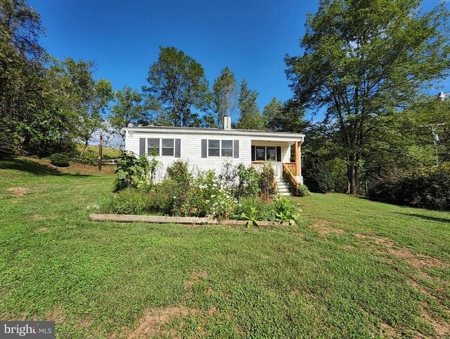 3016 Delaplane Grade Rd in Delaplane, VA - Building Photo - Building Photo