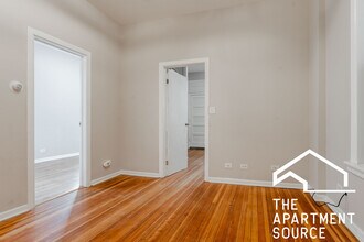 2202 W Belmont Ave, Unit 1R in Chicago, IL - Building Photo - Building Photo