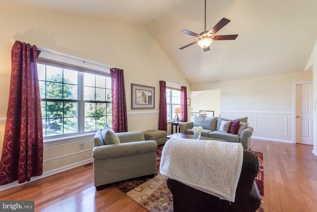 property at 19 Patriot Ct