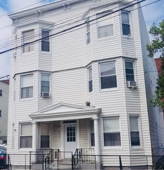 65 Caroline Ave in Yonkers, NY - Building Photo