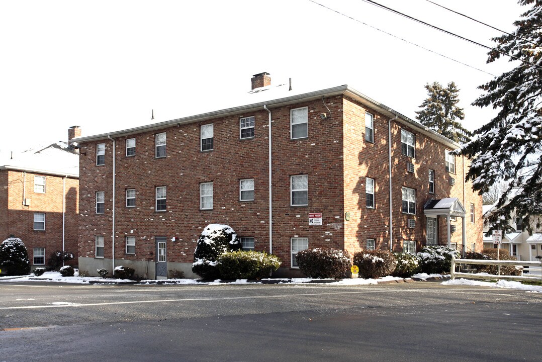 Kilby Manor Apartments in Woburn, MA - Building Photo