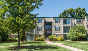 Roundtree in Ypsilanti, MI - Foto de edificio - Building Photo