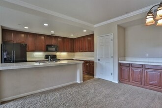 6511 Hearthstone Cir in Rocklin, CA - Building Photo - Building Photo