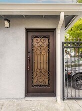 18841 Collins St in Los Angeles, CA - Building Photo - Building Photo