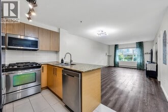 5889 Irmin St in Burnaby, BC - Building Photo - Building Photo