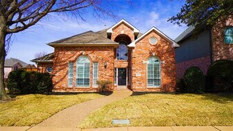 17744 Knollmeadow Ln in Dallas, TX - Building Photo