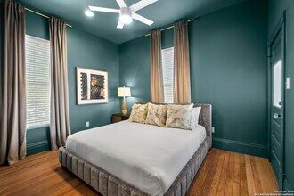 201 E Carson St, Unit 2 in San Antonio, TX - Building Photo - Building Photo