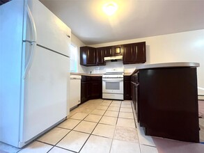 138-4 219th St in Queens, NY - Building Photo - Building Photo