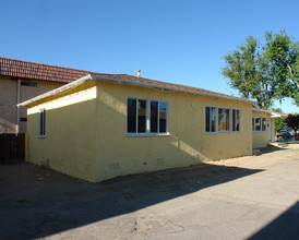 44734 Gadsden Ave in Lancaster, CA - Building Photo - Building Photo