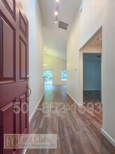 13250 SW Menlor Ln in Portland, OR - Building Photo - Building Photo
