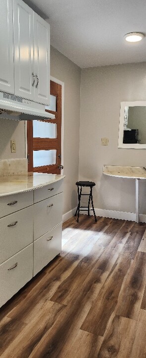 200 Raymond St in La Habra, CA - Building Photo