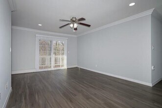 1750 W Main St in Riverhead, NY - Building Photo - Building Photo