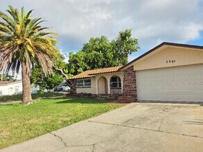 7629 Topay Ln in Port Richey, FL - Building Photo - Building Photo
