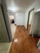 308 Bond St, Unit 2 in Elizabeth, NJ - Foto de edificio - Building Photo