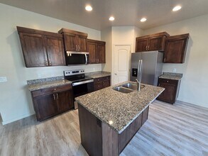 325 N Red Stone Rd in Washington, UT - Building Photo - Building Photo