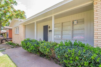 5011 42nd St in Lubbock, TX - Building Photo - Building Photo