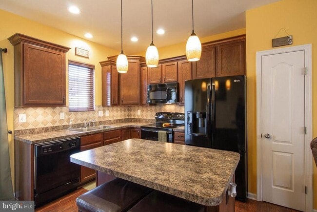 property at 816 Croggan Cres