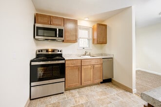 William's Tribute Apartments in Rochester, NY - Building Photo - Interior Photo