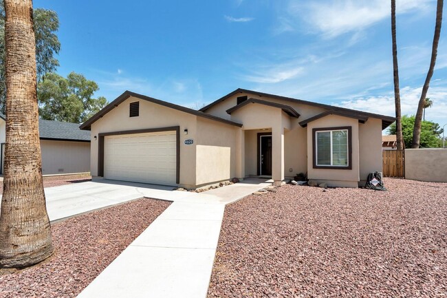 property at 4820 W Golden Ln