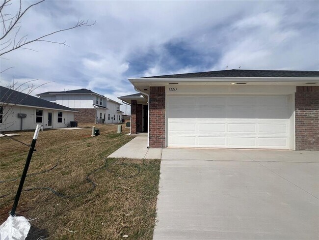 12215 SW 2nd St in Yukon, OK - Building Photo - Building Photo