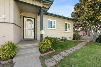 855 N 3rd Ave in Upland, CA - Foto de edificio - Building Photo