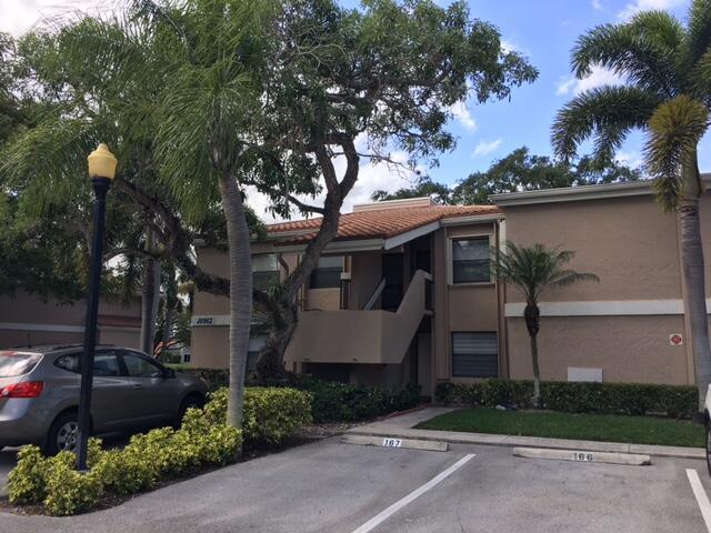 property at 6962 Briarlake Cir