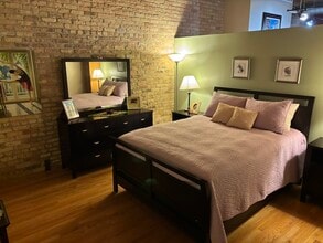 375 W Erie St, Unit 223 in Chicago, IL - Building Photo - Building Photo