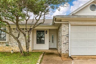 6433 Westridge Dr in Watauga, TX - Foto de edificio - Building Photo