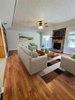 200 N Mt Rushmore Dr in Cedar Park, TX - Building Photo