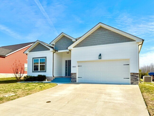 1013 Berry Bnd in Clarksville, TN - Building Photo - Building Photo