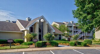 Ashbrook Apartments in Virginia Beach, VA - Building Photo