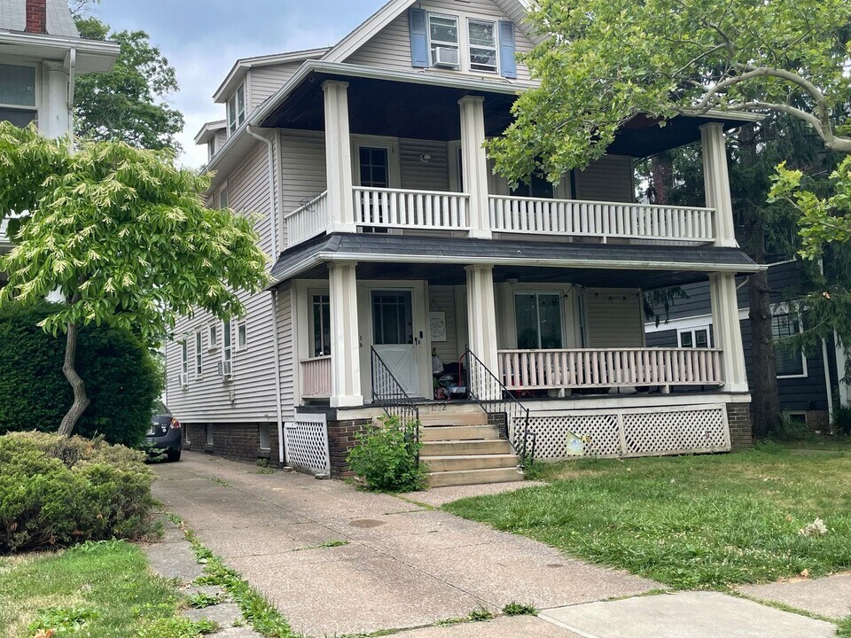 1282 Nicholson Ave in Lakewood, OH - Building Photo