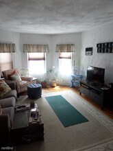 28 Pearson Rd-Unit -Apt 3A in Somerville, MA - Building Photo - Building Photo