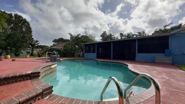 12157 Sycamore Ln in Wellington, FL - Building Photo - Building Photo