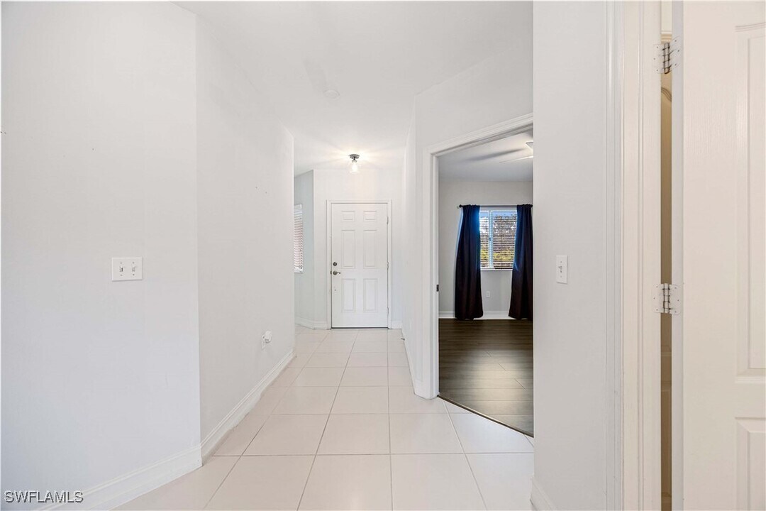 7823 Regal Heron Cir in Naples, FL - Building Photo