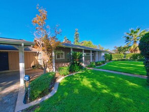 942 S Park Cir Dr in Fresno, CA - Building Photo - Building Photo