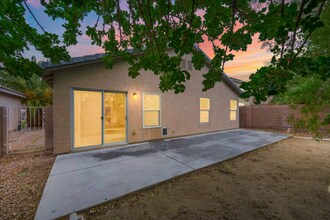 5025 Ropers Rock Ct in Las Vegas, NV - Building Photo - Building Photo