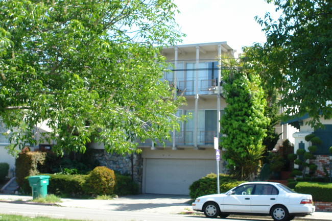 2405 Sacramento St in Berkeley, CA - Building Photo - Building Photo