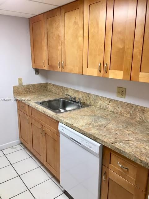 14221 N Kendall Dr in Miami, FL - Building Photo - Building Photo