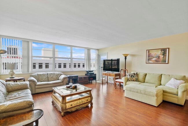 property at 1160 N Federal Hwy