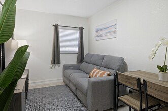 74 NW 70th St in Miami, FL - Building Photo - Building Photo