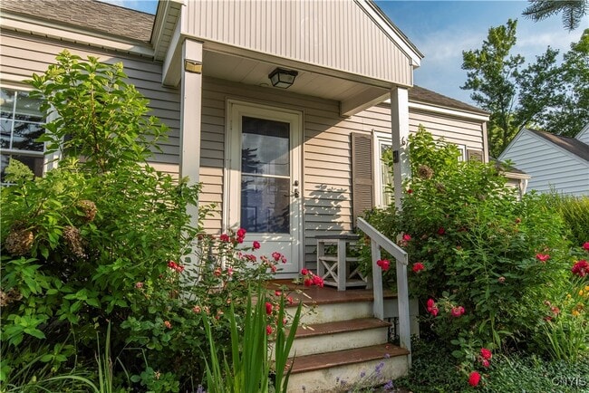 67 Merritt Pl in New Hartford, NY - Building Photo - Building Photo