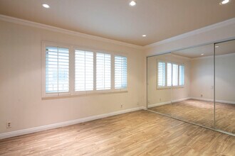 11916 GOSHEN Ave in Los Angeles, CA - Building Photo - Building Photo