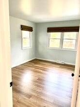 8 Elizabeth Ln in Gansevoort, NY - Building Photo - Building Photo