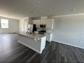 Room in Townhome on Kasota Ln in Raleigh, NC - Building Photo - Building Photo
