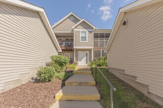 1324 Heatherwood Ln in Ann Arbor, MI - Building Photo - Building Photo