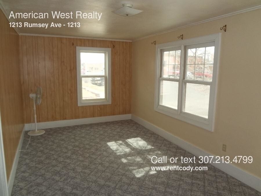 1213 Rumsey Ave in Cody, WY - Building Photo