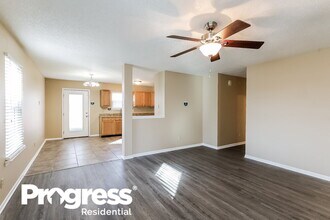 2122 Summer Breeze Way in Greenwood, IN - Building Photo - Building Photo